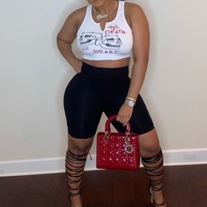 Crop top size large  ( but can fit medium )